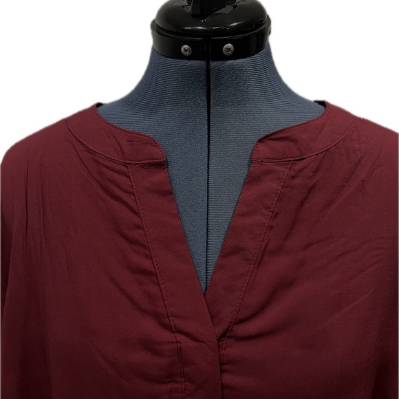 Monroe & Main Burgundy Tunic - Picture 2 of 8